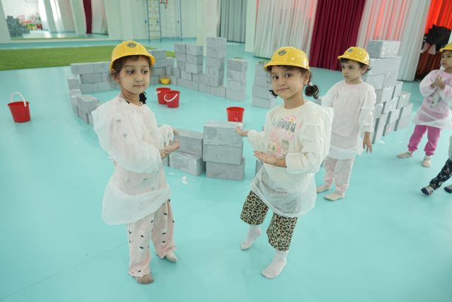 Katta qurilishlar — kichik muhandislar! 🚀